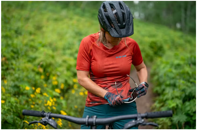 Yeti Enduro Short Sleeve MTB Jersey - Womens - Obsidian Disruption