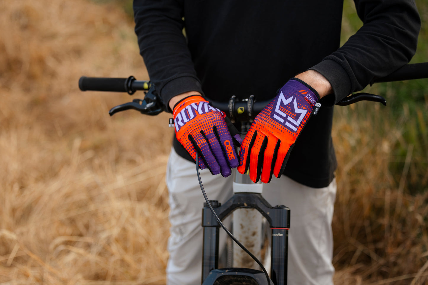 Royal Core MTB Glove - Dot Fade - Red-Purple