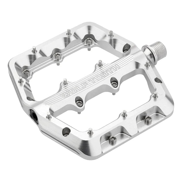 (取寄) ウルフトゥースコンポーネンツ ウェーブフォーム アルミニウム ペダルズ Wolf Tooth Components Waveform Aluminum Pedals Silver Wolf Tooth Components Waveform Pedal - Small - Silver – Cambria Bike