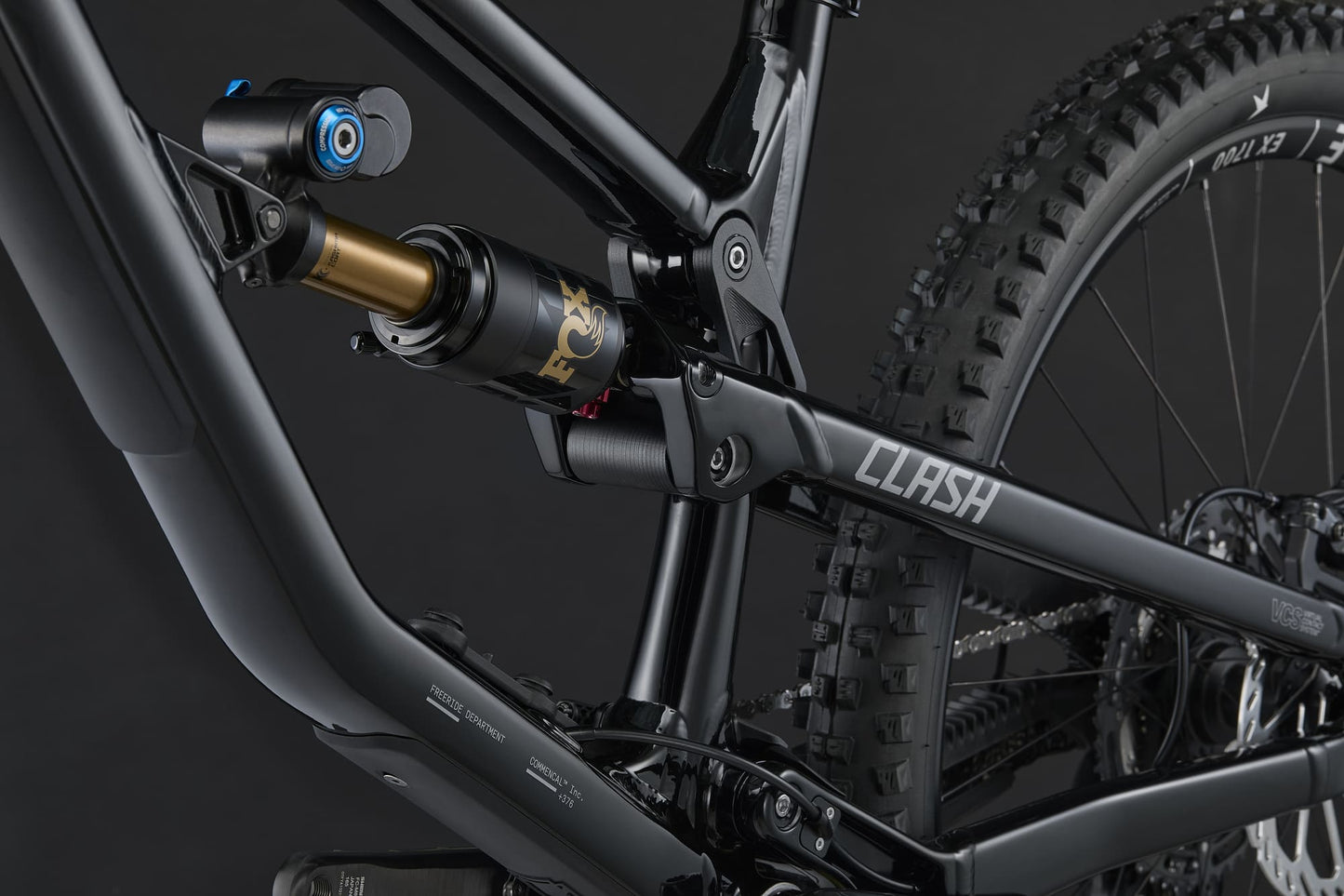 Commencal Clash V3 27.5 - Signature - Pure Black