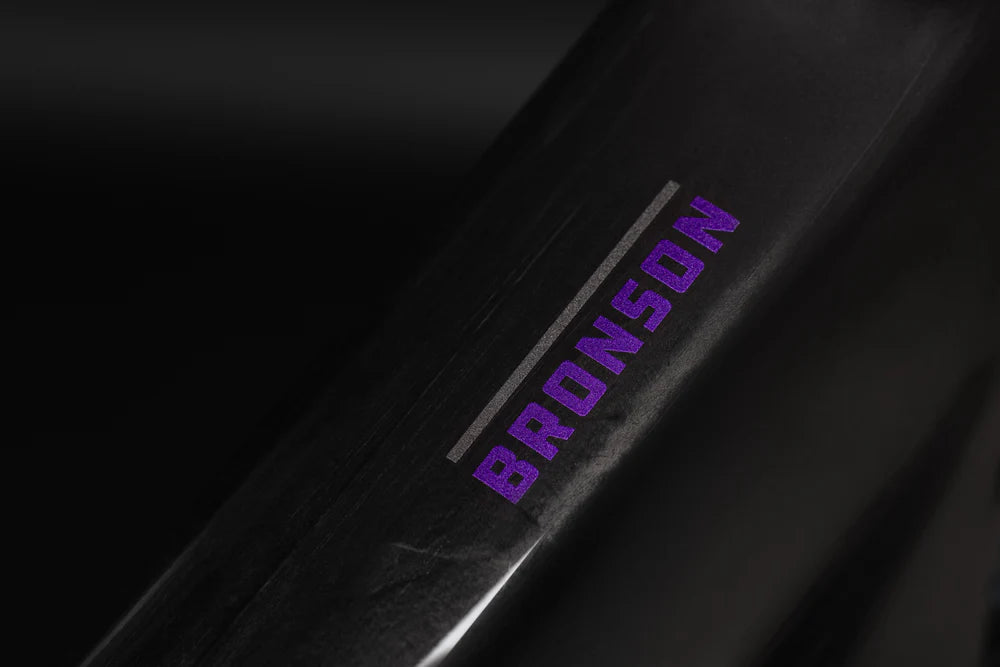 Santa Cruz Bronson Carbon MX - 70 Kit - Gloss Carbon - 2026