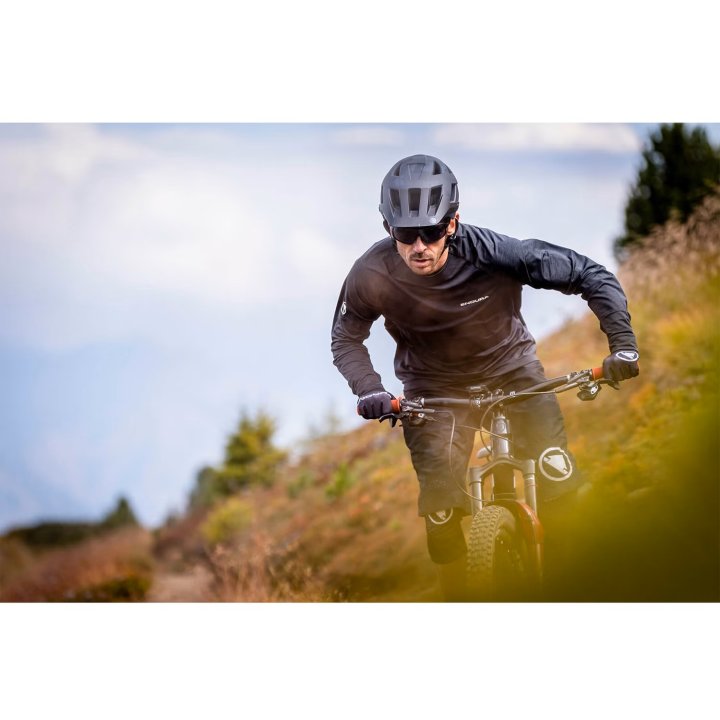 Endura Hummvee Plus MIPS MTB Helmet - Black