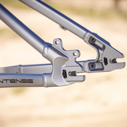 Intense DJ 26 Frame - Titanium - 2026
