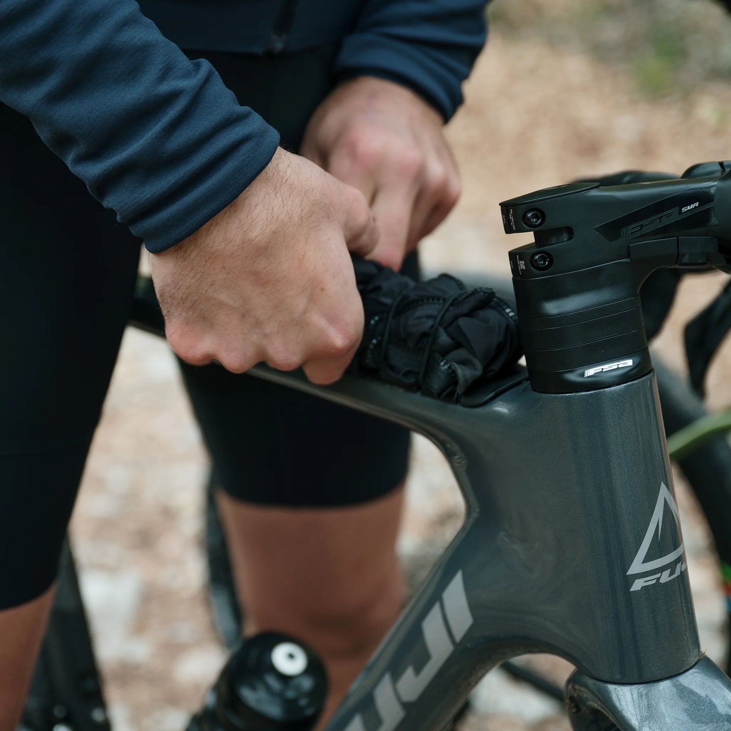Fuji Jari Carbon 1.1 700c Gravel Bike - Charcoal
