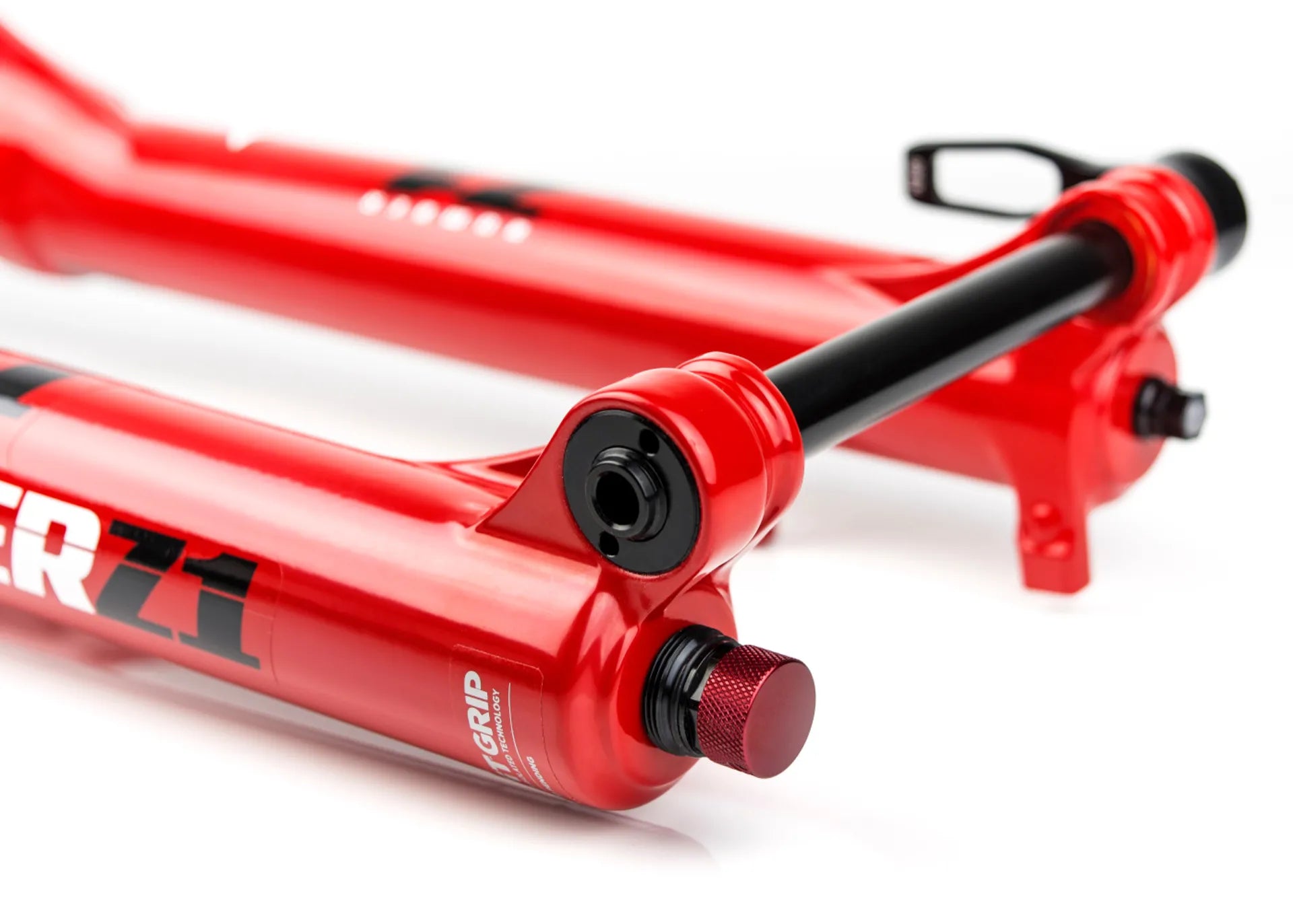 Marzocchi Bomber Z 170 29 15QRx110 - Red - 2026 – Cambria Bike Marzocchi Bomber Z 170 29 15QRx110 - Red - 2026 – Cambria Bike