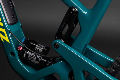 Santa Cruz Hightower Carbon 29 - R Kit - Gloss Green Day - Ex-Display