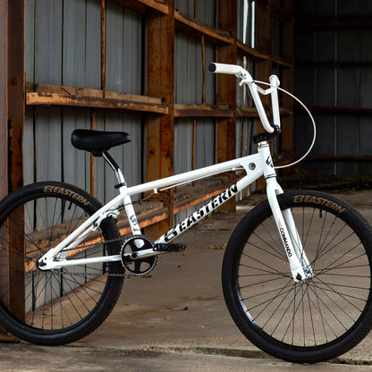 Eastern Commando LTD 24" Cruiser - White