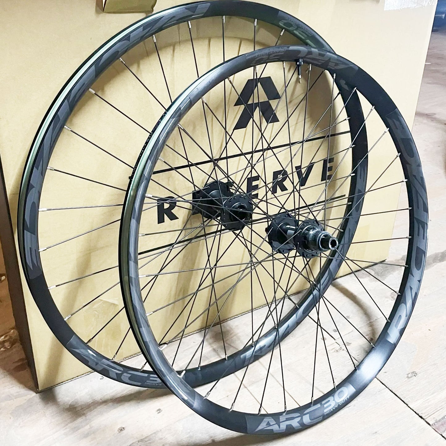 Race Face ARC HD Offset 30/DT370 MX Custom MTB Wheelset - OE