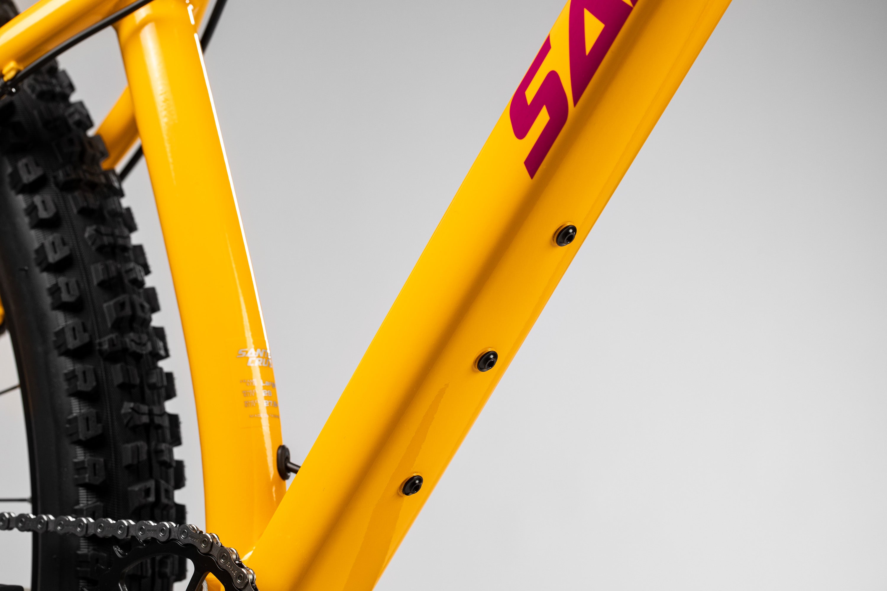 Santa Cruz Chameleon AL MX D Kit Yellow 2022 Cambria Bike