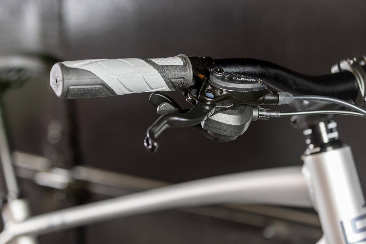 Ceres UB2 700c 9 Spd Hybrid MTB Bike - Gray