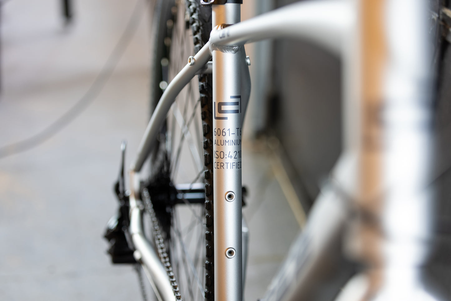 Ceres UB2 700c 9 Spd Hybrid MTB Bike - Gray